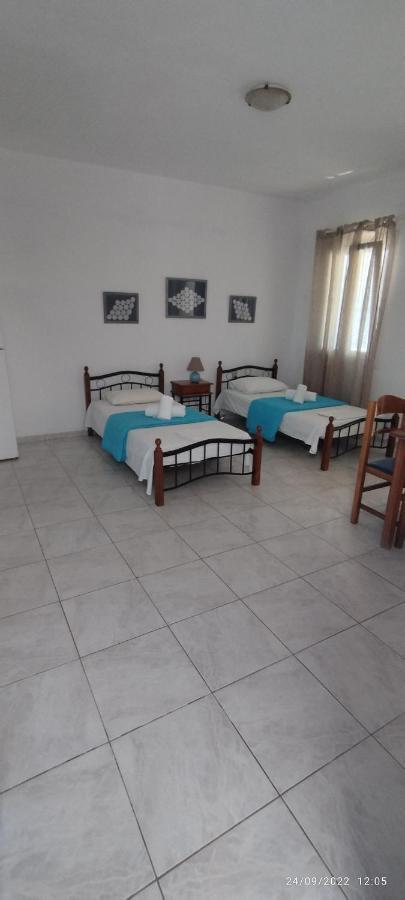 Tinos Apartments Zalonis Ájosz Joánisz Szoba fotó